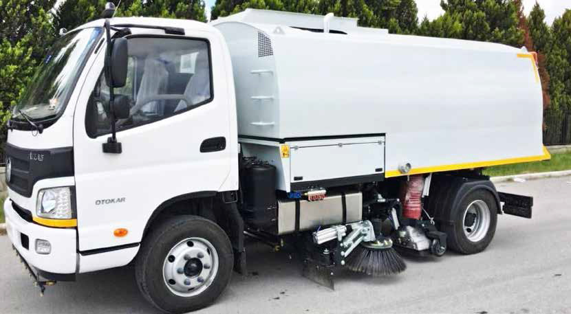 VACUUM ROAD SWEEPER (MEDIUM)